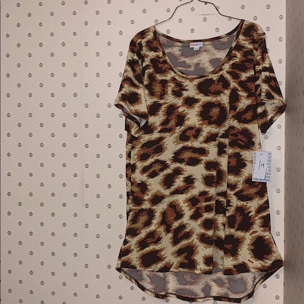 2X LulaRoe Classic T